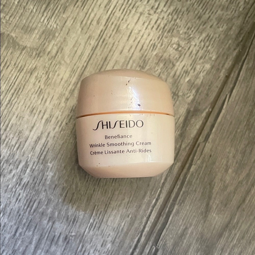 Shiseido Benefiance Cream in Soft Beige